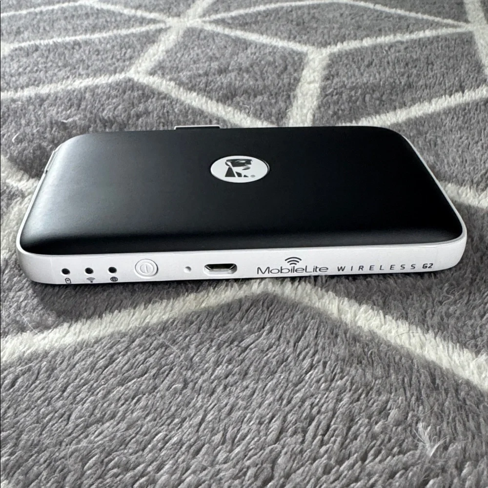 Kingston - MobileLite Wireless G2 5-in-1 Mobile Companion w/ Case